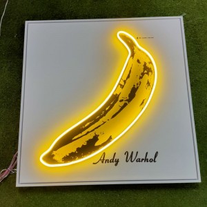 Banánový neonový nápis vlastní neon s1