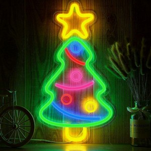 Vánoční strom neonový nápis merry2