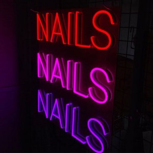 Nails neon teken neon ljocht sig3