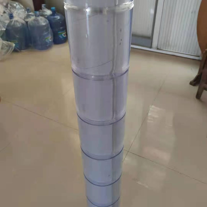 လက်ကား ပလပ်စတစ်စာရွက် အရည်အသွေးမြင့် PVC ဖောက်ထွင်းမြင်ရသော တံခါးကုလားကာ စျေးပေါသော ခေါက် PVC ကန့်လန့်ကာများ
