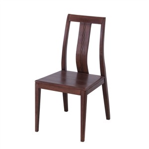 Трпезариска маса и столови од цврста орев, природна боја, едноставна благородна