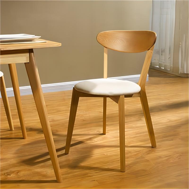 Cadira de menjador amb coixí suau de roure blanc massís, moderna, de color natural