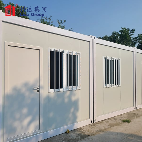 Luksusowy prefabrykowany przenośny mobilny obóz Konstrukcja stalowa Modułowy prefabrykowany kontener biurowy
