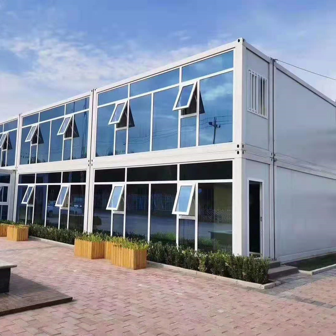Továrenské dodávky 20 stôp 40 stôp rozšíriteľný luxusný upravený prefabrikovaný plochý kontajnerový dom