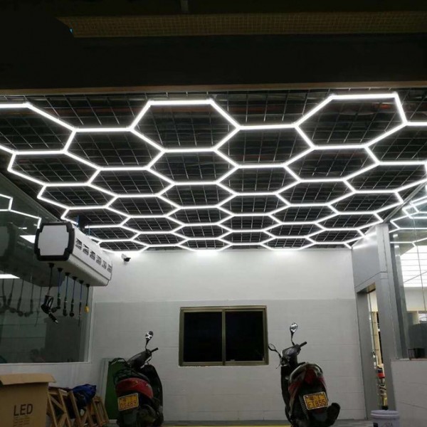 Aluminijasta brezšivna povezava IP54 LED lučka za avtomobilsko delavnico s podrobnostmi za avtomobilsko industrijsko delavnico