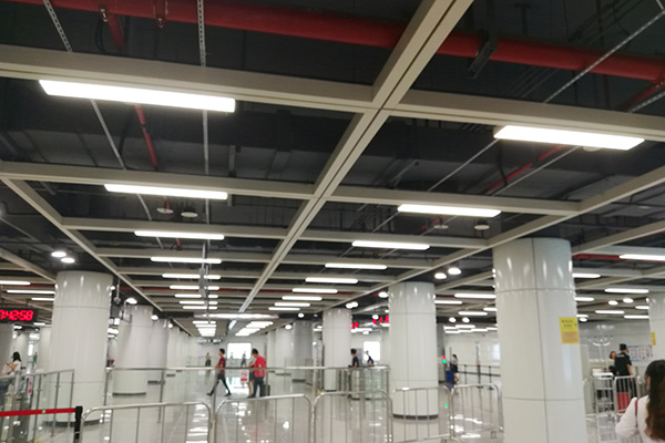 Shenzhen Çin'deki Metro İstasyonu