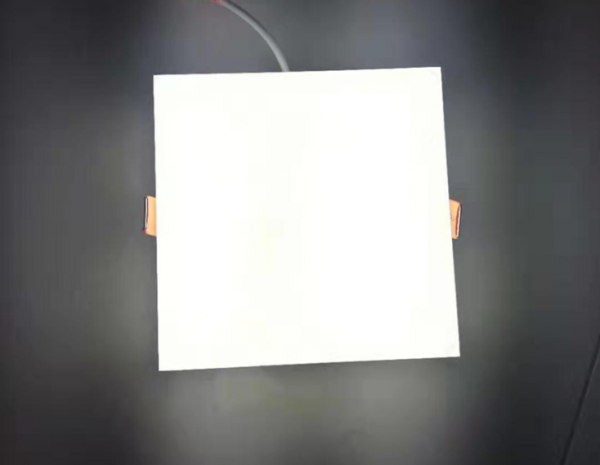 Reglați dimensiunea Plafoniera cu panou LED încorporat, fără sudură, pătrată inteligentă, reglabilă, de 18 W