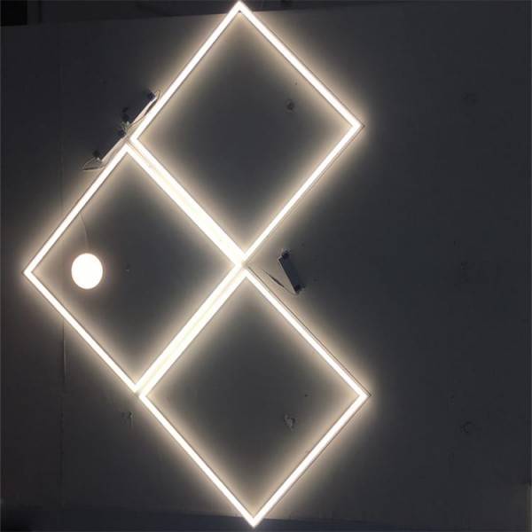 مصباح سقف بإطار LED من الألومنيوم باللون الأبيض مقاس 600 × 600
