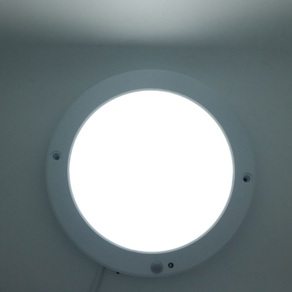 12 Վտ 7 դյույմ մակերեսով տեղադրված PIR սենսորային կլոր LED առաստաղի վահանակի լույս