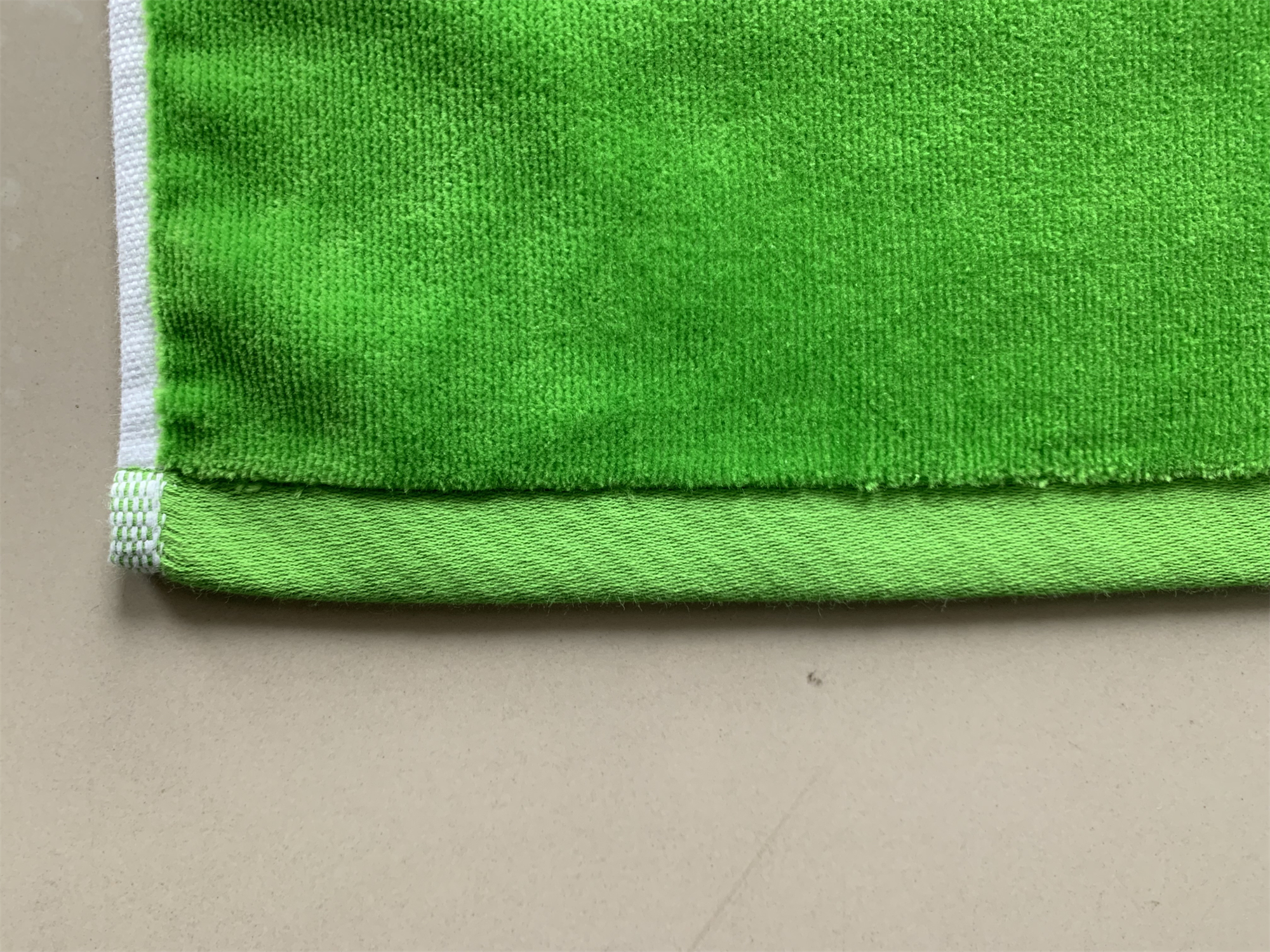 Toalla de baño gruesa lujosa de la toalla de playa del jacquard del terciopelo del logotipo del algodón 100% tejido personalizado