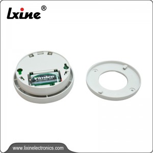 Photoelectric smoke detector with battery LX-223