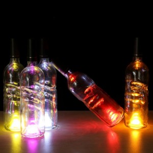 Pabrik penjualan langsung bar klub malam penjualan panas produk kustom baru jenis tahan air light emitting atmosfer botol cahaya led coaster