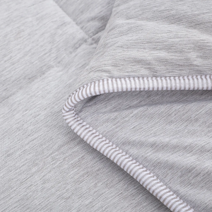 Queen Size vattert madrasspute i 100 % polyester, pustende madrassbeskytter, mykt støyfritt madrasstrekk med dyp lomme, strekker seg opptil 18 tommer sengebeskytter (grå)