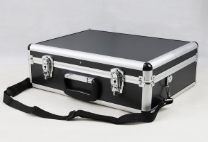 Алуминиев куфар за инструменти с EVA разделители и панел за инструменти