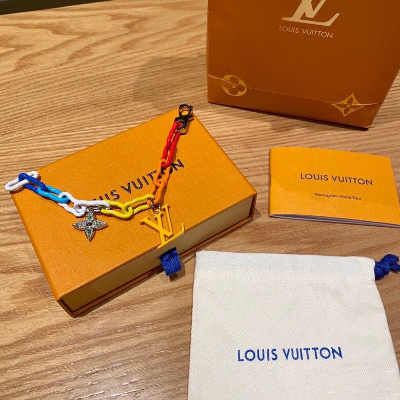 LV Louis Vuitton Louis Vuitton Limited Edition Rainbow Түстүү Браслет Couples Hands