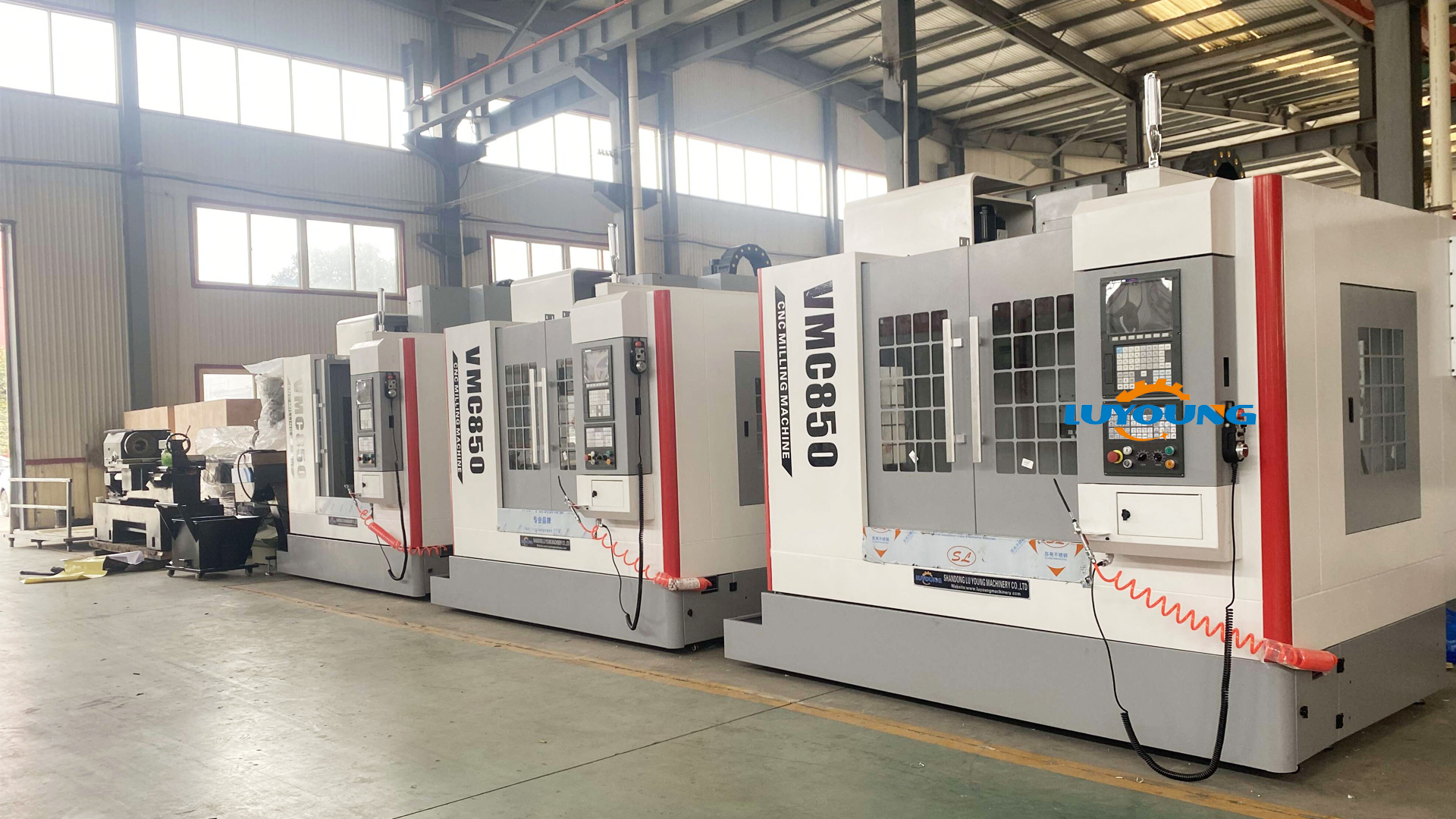 How to adjust the precision of the guide rail of the CNC vertical machining center?