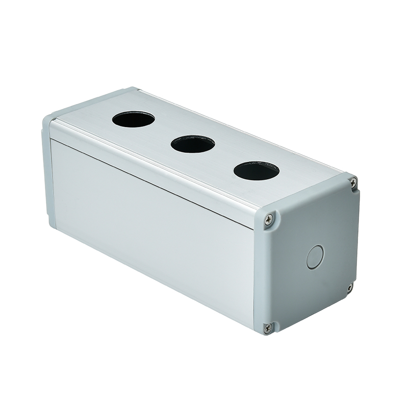 Boîte de commutateur à bouton-poussoir en métal en alliage d'aluminium étanche à trois trous sans oreille 45*45