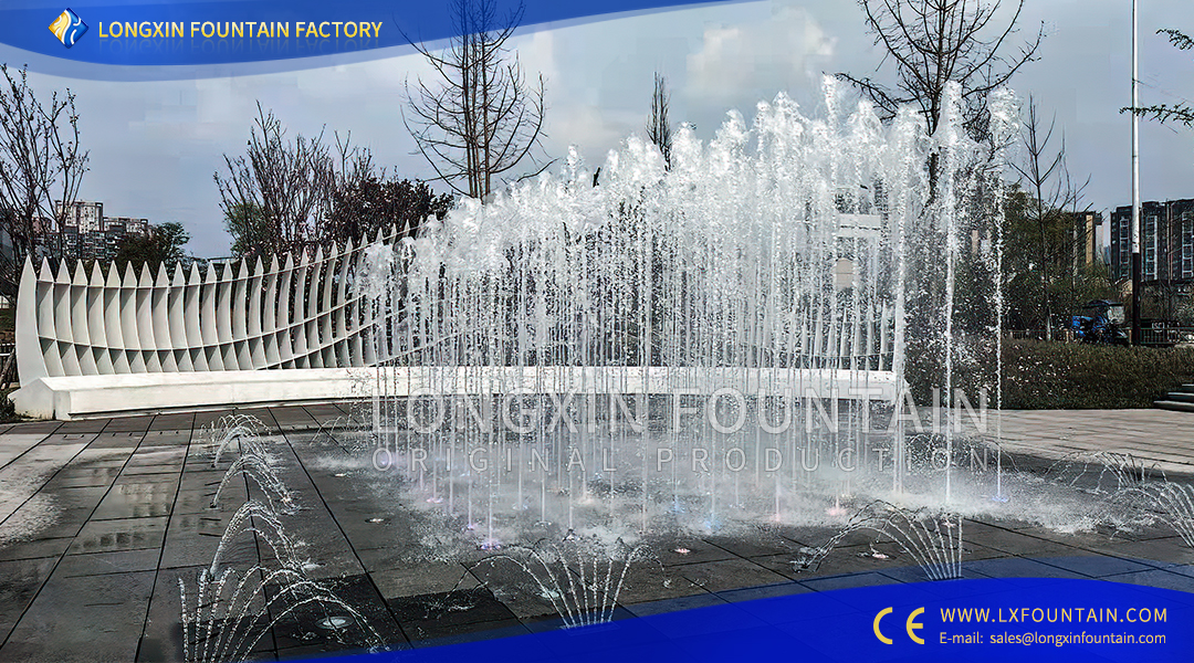 Suchá fontána v parku rieky Chengdu Yima