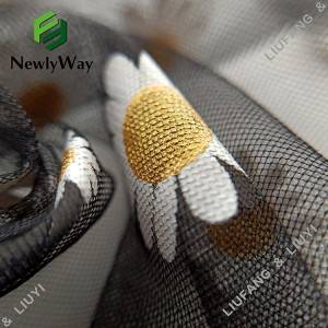 Tissu de dentelle de maille de tulle imprimé par feuille de fleur d'or de nylon de 100% pour des vêtements