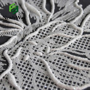 Gemaak in China Duursame gaas borduurstof polyester tule tekstuur geborduurde kant stof partytjie rok