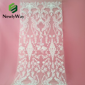 100% Polyester Elegant Lucency Pearls Beads Sequins Glitter Embroidered Lace Tulle Fabric Para sa Women's Wedding Dresses