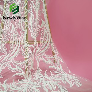 China Shaoxing Tekstiel Spesialiseer Elegante Kleurvolle Sequins Glitter Sprankel Geborduurde Kant Tule Stof Vir Trourokke