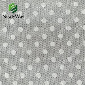 Penjualan pabrik putih besar polka dot polyester warp rajutan mesh kain tulle untuk gaun