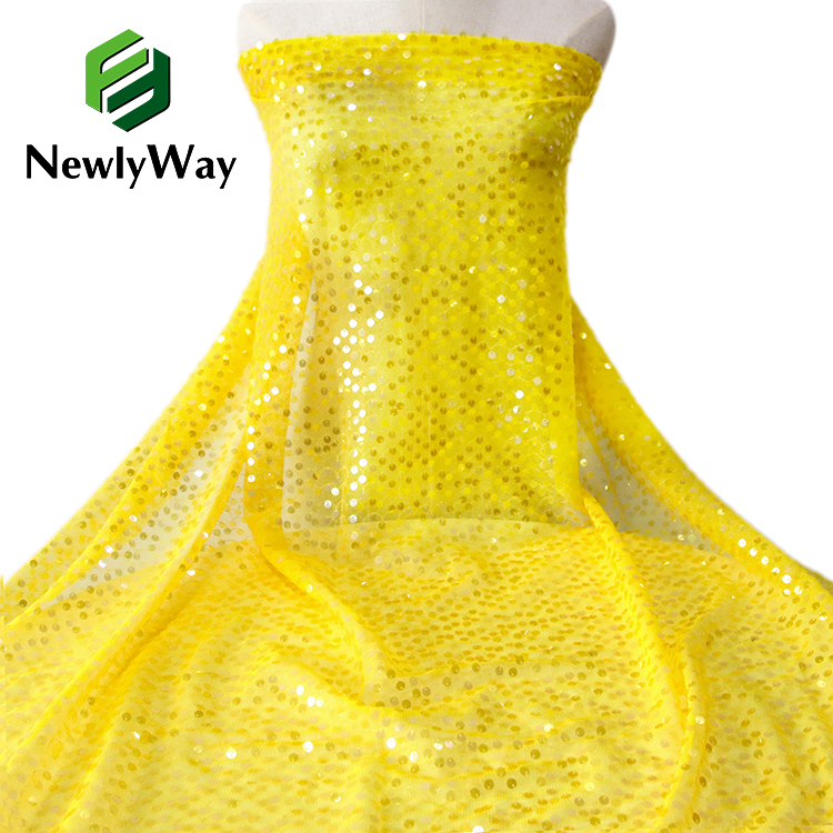 Aukštos kokybės geltono tiulio nėrinių blizgučiais išsiuvinėtas blizgantis audinys pilvo šokio kostiumui