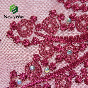 Tecido de encaixe bordado de tul con apliques 3D con perlas para facer vestidos