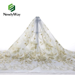 Tissu de broderie en mousseline de soie blanche de fil d'or pour des robes de mariage