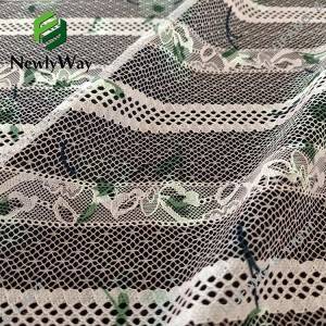 polyester ຝ້າຍພິມຕາຫນ່າງ lace warp knitted fabric ອອນໄລນ໌ຂາຍສົ່ງສໍາລັບການ dressmaking