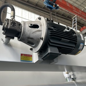 મેક્રો ઉચ્ચ ગુણવત્તાની WE67K શ્રેણી 40T 1600mm TP10 CNC પ્રેસ બ્રેક મશીન