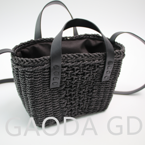 လက်ကားသီးသန့်တံဆိပ် All Black Handmade Woven Paper Straw Bag