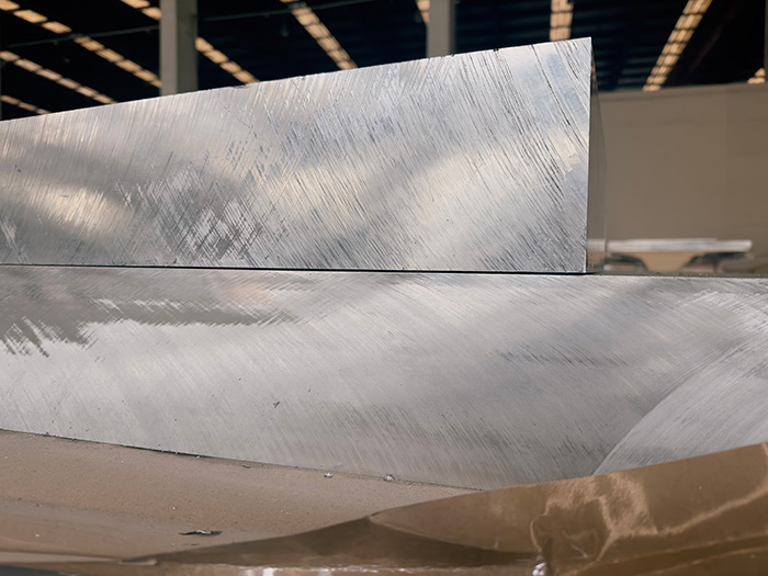 Ĉinio metala aluminio folio Ŝaŭmo termika tegmento varmo termika Izola  Estraro Rulo fabriko kaj fabrikistoj