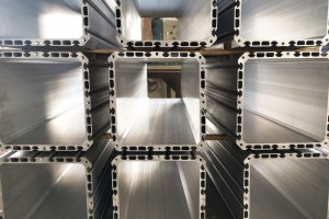 Service personnalisé de forage d'aluminium de précision