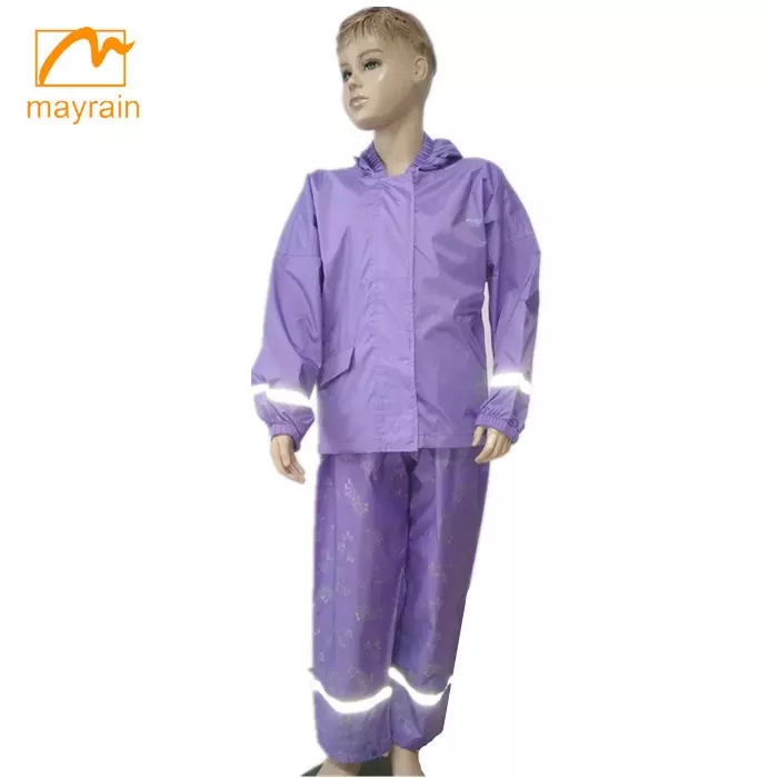 ကလေးများအတွက် အရည်အသွေးမြင့် polyester အထည် မိုးကာအင်္ကျီ မိုးကာဝတ်စုံ