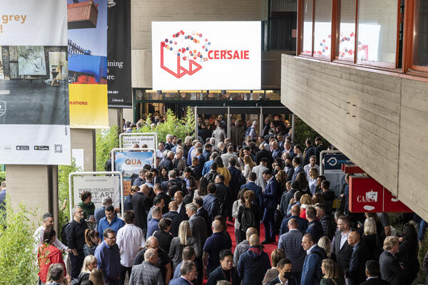 A Cersaie 2022 látogatottsága meghaladja a 90 000 főt, köztük több mint 44 000 nemzetközi látogató