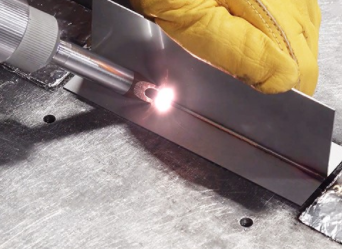 Ny maha zava-dehibe ny laser welding fitaovana amin'ny aluminium firaka fanodinana