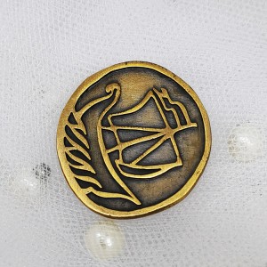Custom Aurum Badge Coin pro Mnemosyne Donorum