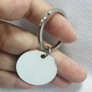 Ilmainen suunnittelu tehdashintaan tyhjät metalliset avaimenperät, joissa on kaiverrettu logo