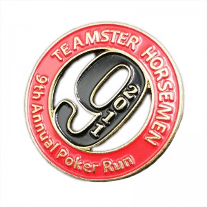 Custom Design Factory Made Running Badge Gold Plating Soft Enamel Lapel Pin