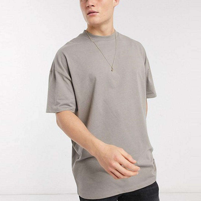 Individualūs paprasti vyriški marškinėliai