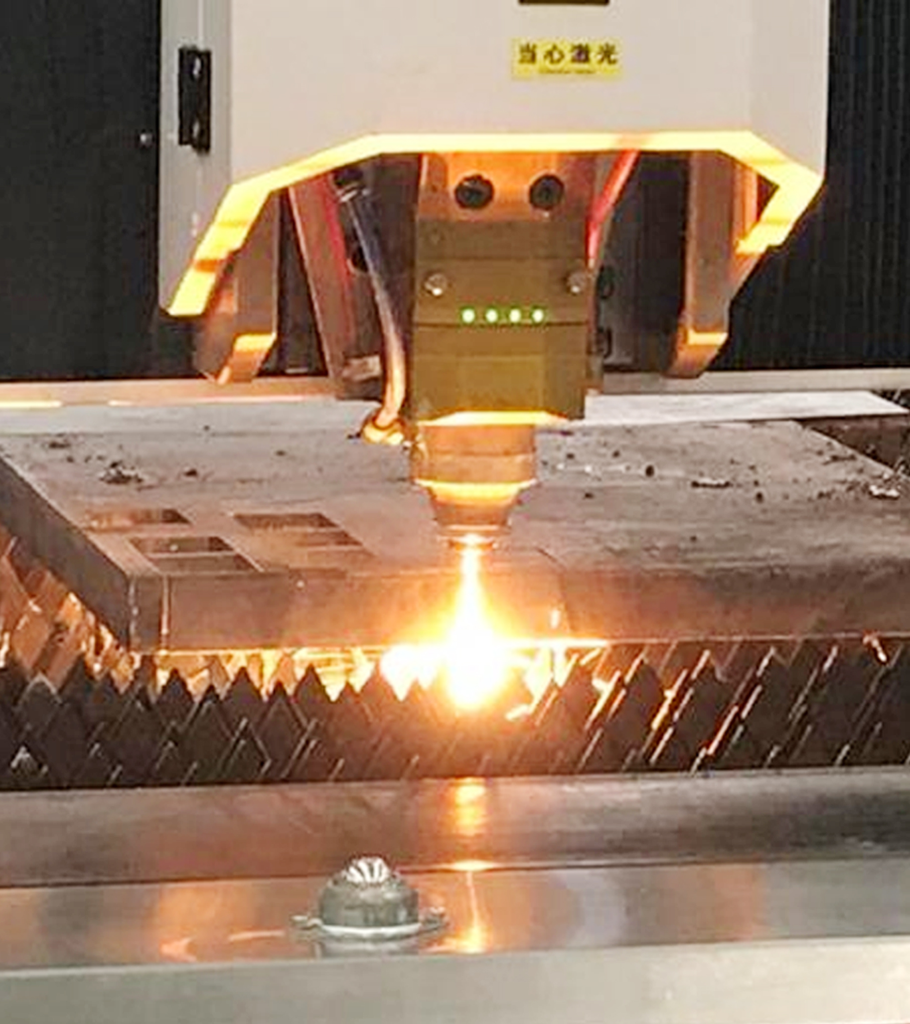 Industri pemotongan laser