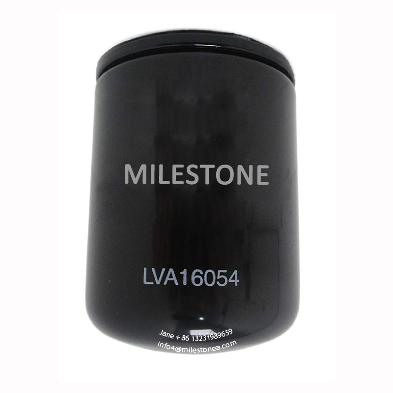 John Deere заменил новый фильтр гидравлического масла — LVA16054