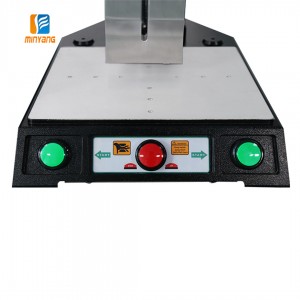 Стандардна машина за ултразвучно заварување 15KHZ 1800W за потрошен материјал за заварување