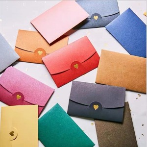 Benotzerdefinéiert Gold Folie Logo faarweg gewellte Pabeier Pink Cadeau Enveloppe