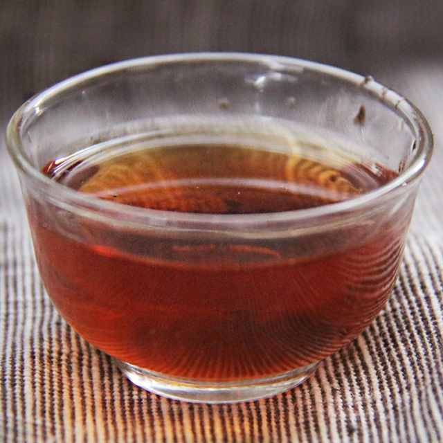 Mixue Assam Hideung Tea bubuk 500g Bahan Baku pikeun Susu Mutiara Gelembung Teh Teh Beureum Cina