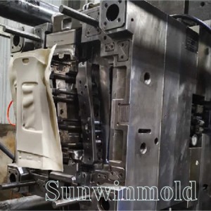 Automotive Low Pressure Injection Mold