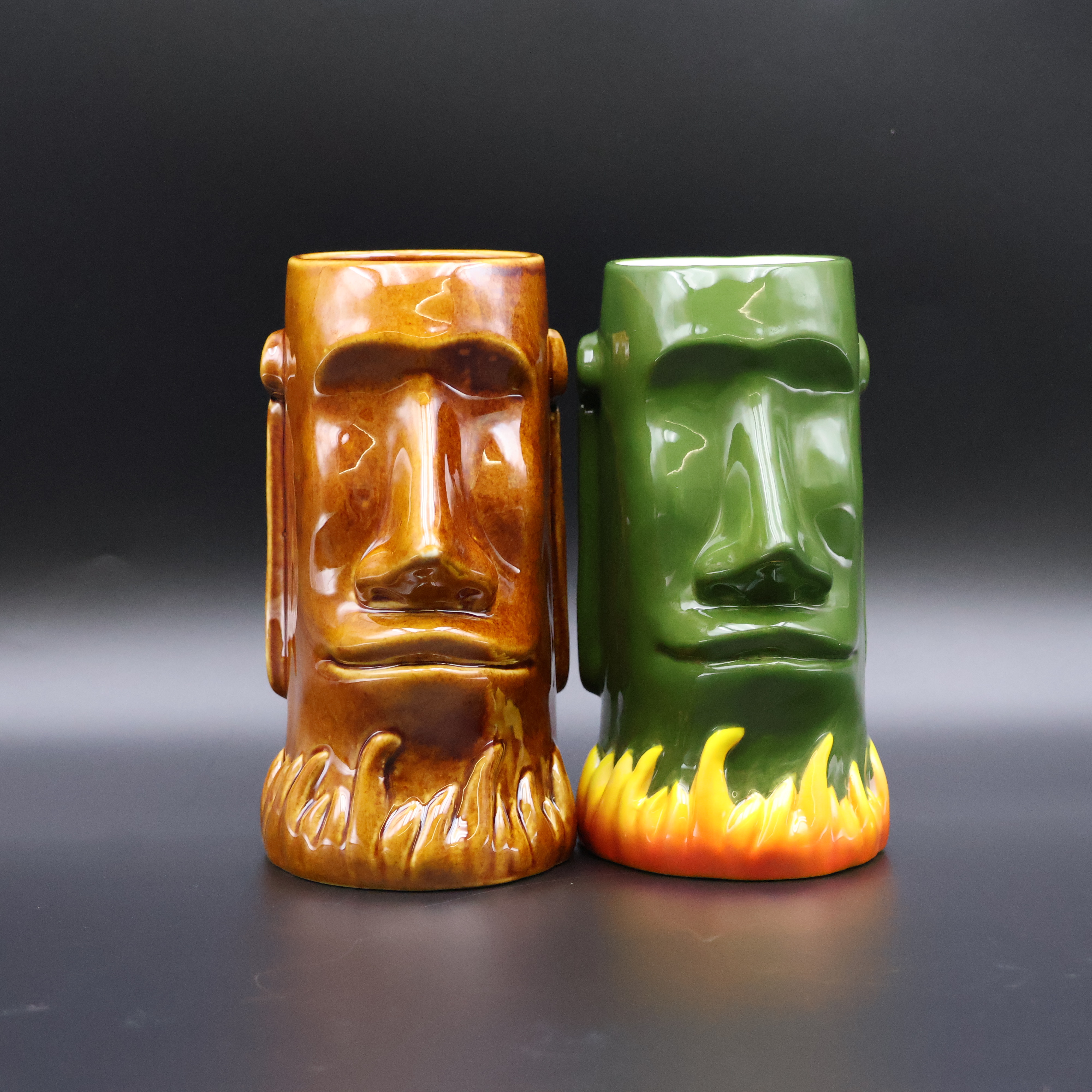 Keraminis Moai veido Tiki puodelis