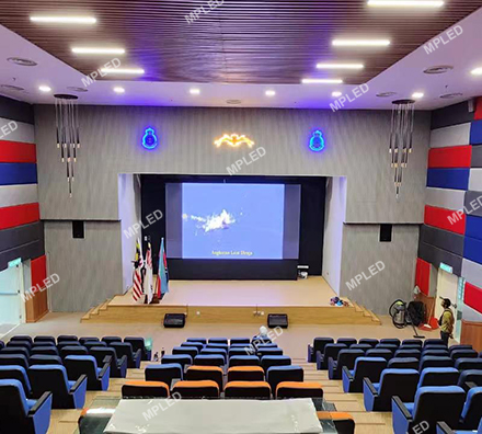 Indoor-commercial-LED-display-wall